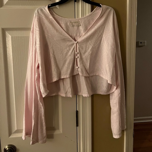 Pink bell sleeve shirt - Picture 1 of 3